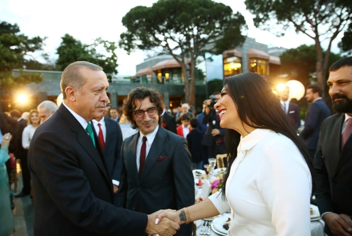 Cumhurbaşkanı Erdoğan sanatçı ve sporculara iftar verdi