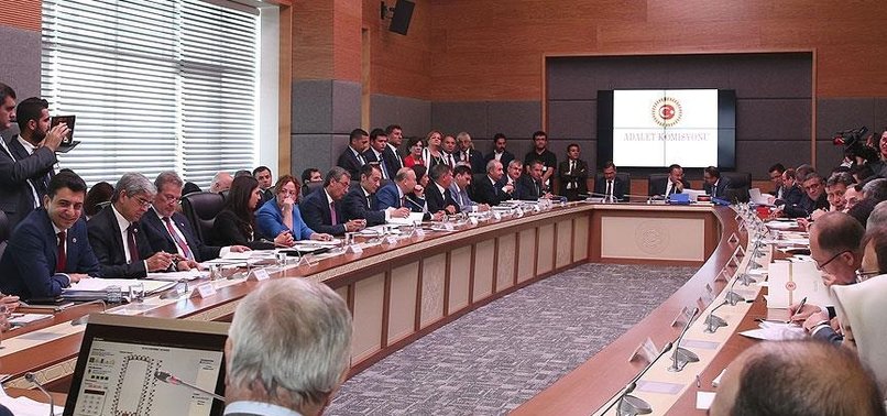 YÜKSEK YARGI DÜZENLEMESİ KOMİSYONDA KABUL EDİLDİ