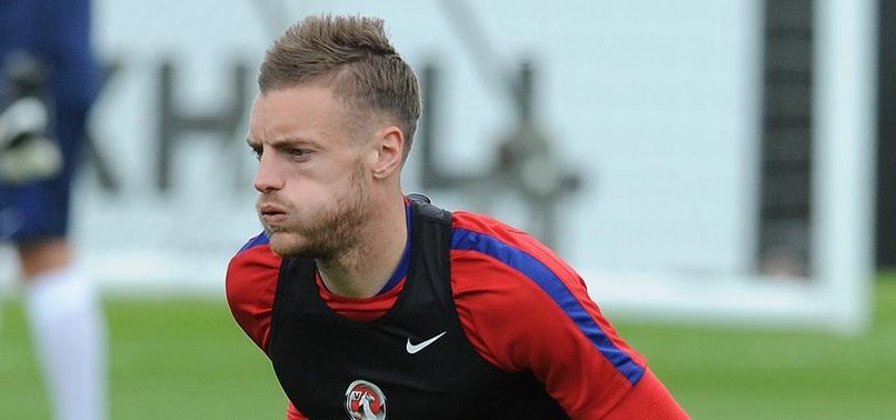 JAMİE VARDY 2020'YE KADAR İMZAYI ATTI!