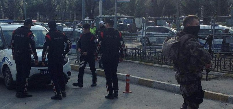 İSTANBUL EMNİYET MÜDÜRLÜĞÜ ÖNÜNDE SİLAH SESLERİ