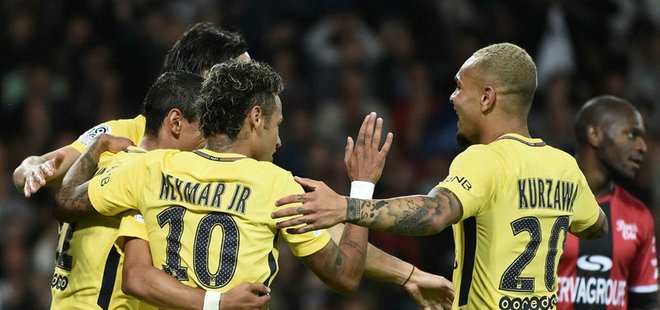 NEYMAR, PSG'DEKİ İLK MAÇINDA YILDIZLAŞTI