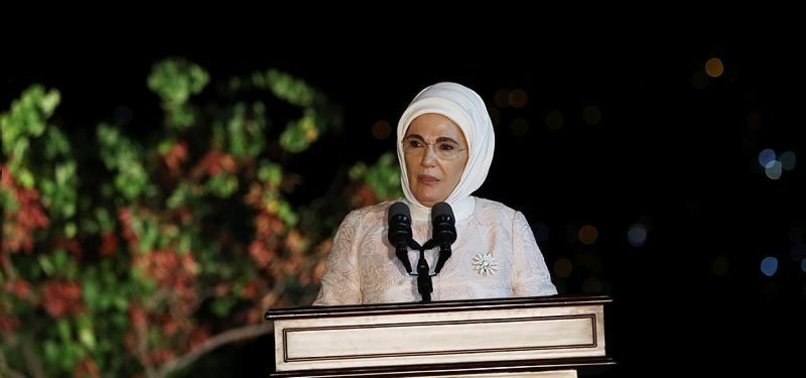 EMİNE ERDOĞAN SURİYELİ SIĞINMACILARA İFTAR VERDİ