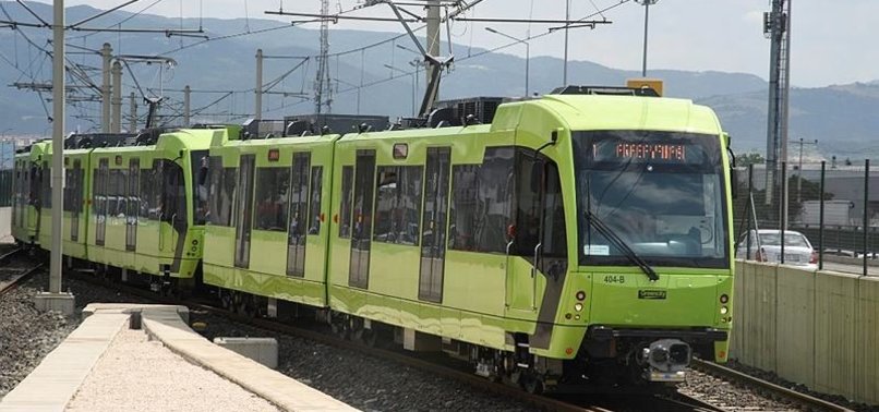 BURSA'DA YERLİ VAGONLAR RAYDA