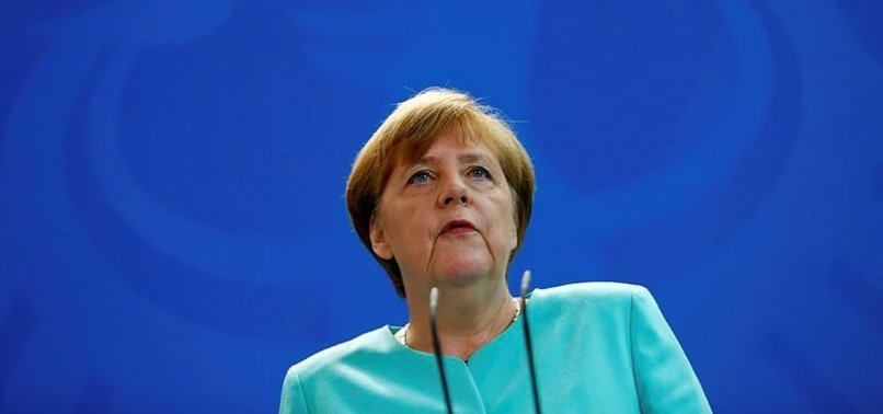 MERKEL: DÜNYA BÜYÜK BİR HUZURSUZLUK YAŞIYOR