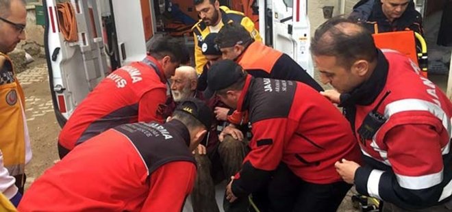 ORMANLIK ALANDA KAYBOLAN YAŞLI ADAMI JANDARMA BULDU
