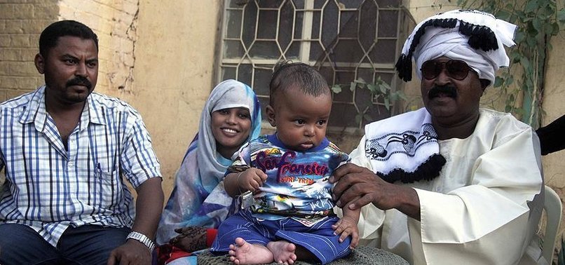 SUDANLI KÜÇÜK 'ERDOĞAN' ÇİFTE SEVİNÇ YAŞATTI