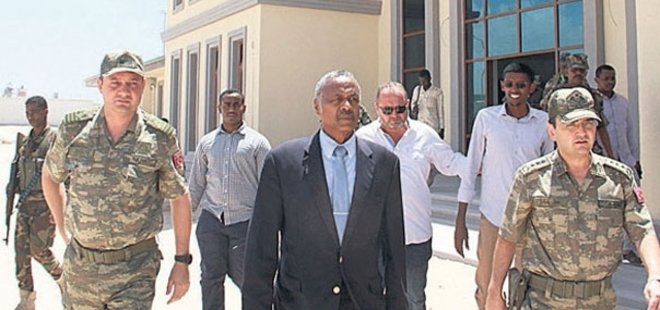 SOMALİ'DE KURULAN TÜRK ASKERİ ÜSSÜ GÖREVE BAŞLIYOR