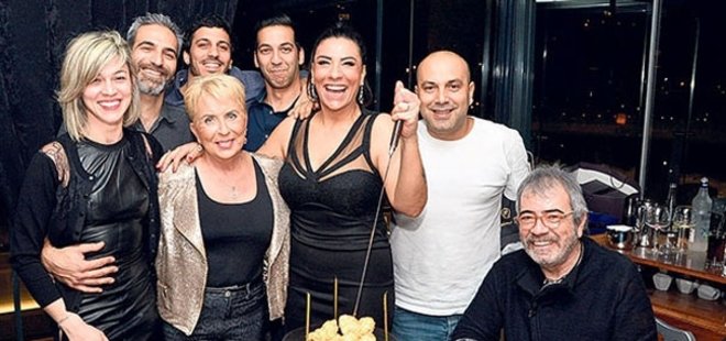 IŞIN KARACA, DEMET AKALIN'I TOPA TUTTU