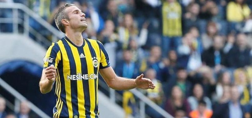 ROBİN VAN PERSİE İNGİLİZLERİN RADARINDA