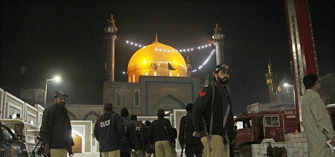 PAKİSTAN, İNTİHAR SALDIRISI SONRASI AFGANİSTAN'I BOMBALADI