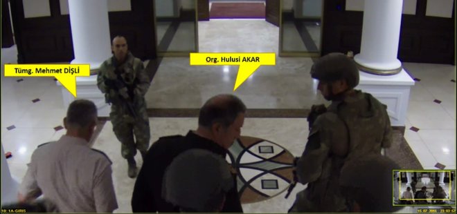 ÖNCE ORGENERAL AKAR'I SONRA BELGELERİ ÇIKARDILAR