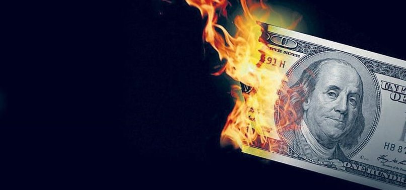 ANAYASA UZLAŞMASINI BAHANE EDİP DOLARI YÜKSELTTİLER
