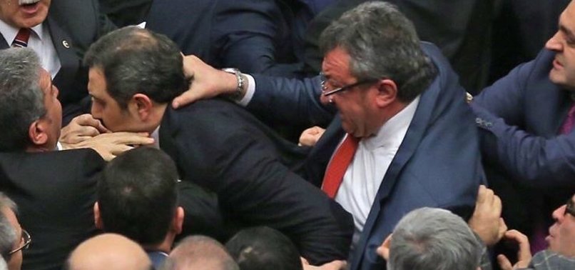 CHP'Lİ ALTAY'DAN MECLİS'TE UTANÇ VERİCİ HAREKET!